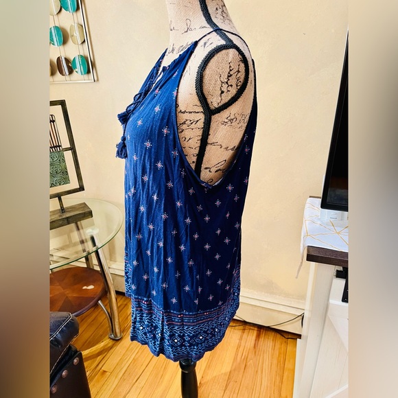 Old Navy Printed Boho Tunic Sleeveless top with fringe tie on front neckline - Picture 3 of 10